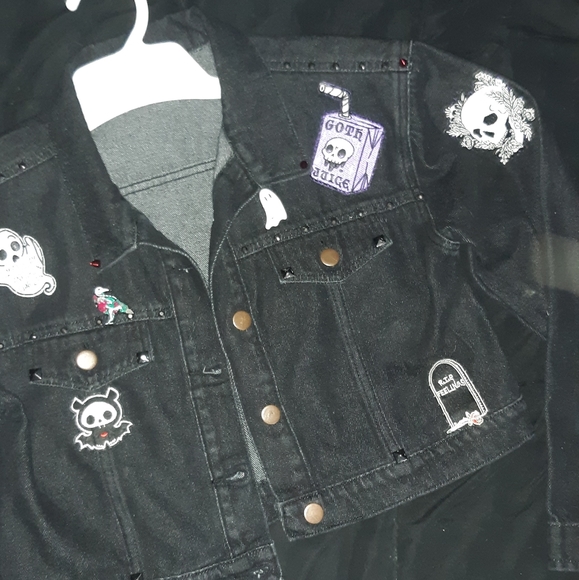 Upcoming!Quick update showing a few of the pieces to be photographed on the 15th - Picture 14 of 16